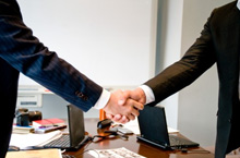 ���q�l��l�ЂƂ�ɐ�C�c�Ƃ����A�I�t�B�X�p�i�w���T�|�[�g�ł�